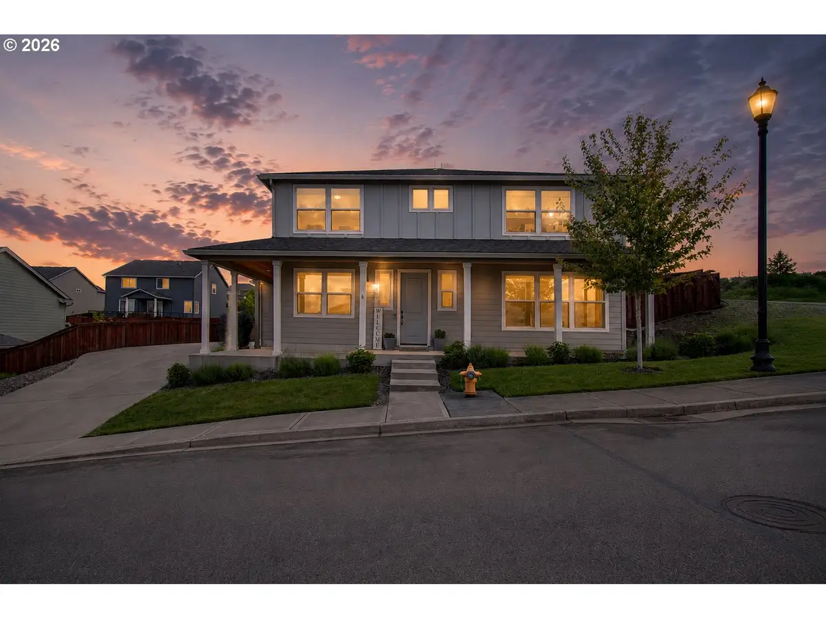 2307 E 6th St, La Center, WA 98629 - #1