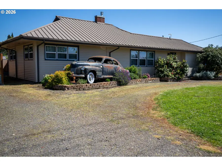 2897 Game Farm Rd, Springfield, OR 97477 - #2