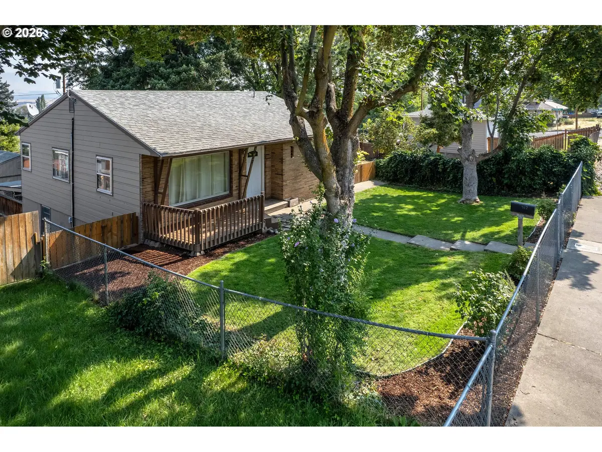 417 E 13th St, The Dalles, OR 97058 - #1