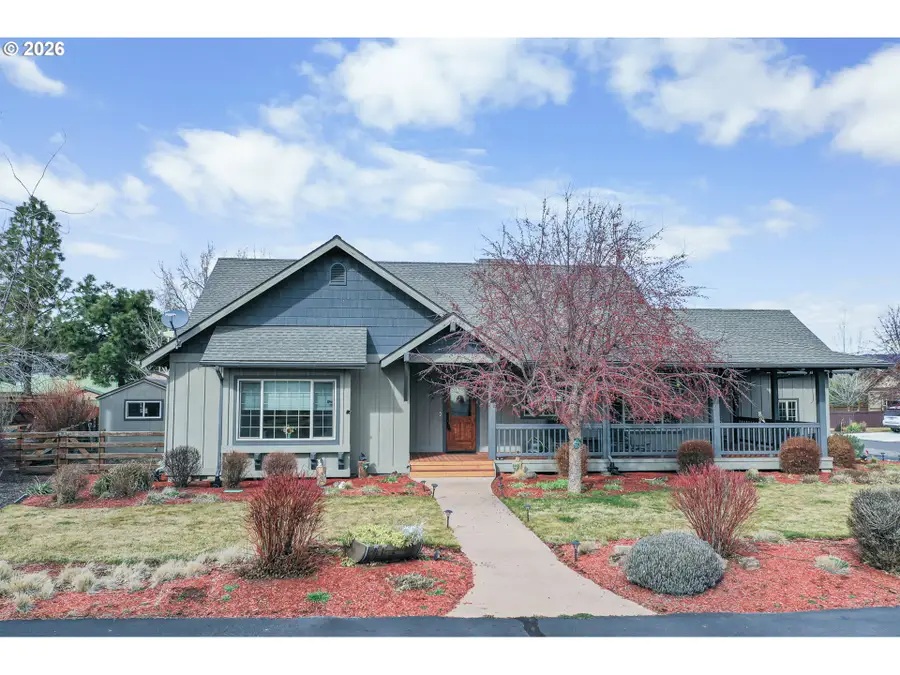 147 NW Saddlehorn Ct, Prineville, OR 97754 - #2