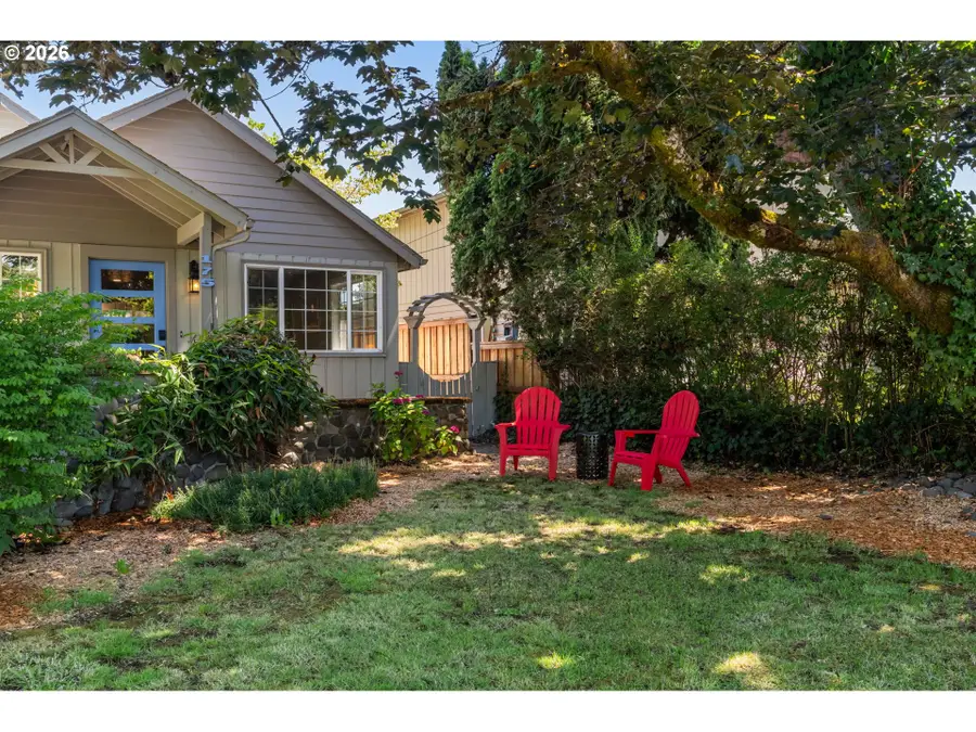 175 Bushnell Ln, Eugene, OR 97404 - #2