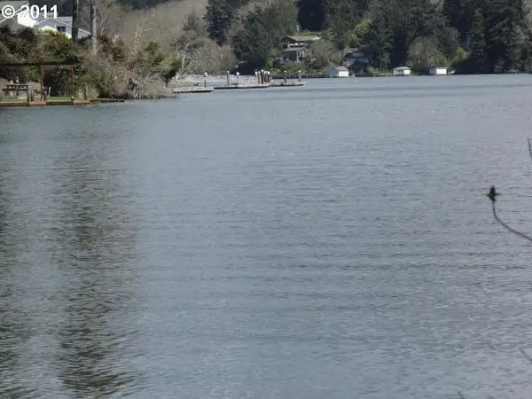 2100 NE Lake Dr, LincolnCity, OR 97367