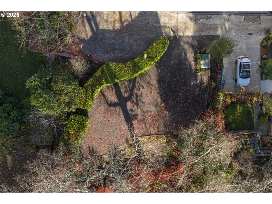 SW Hillcrest Pl, Portland, OR 97201 - Image #2