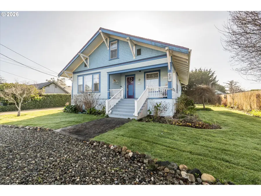 830 Division St Se, Bandon, OR 97411 - #2