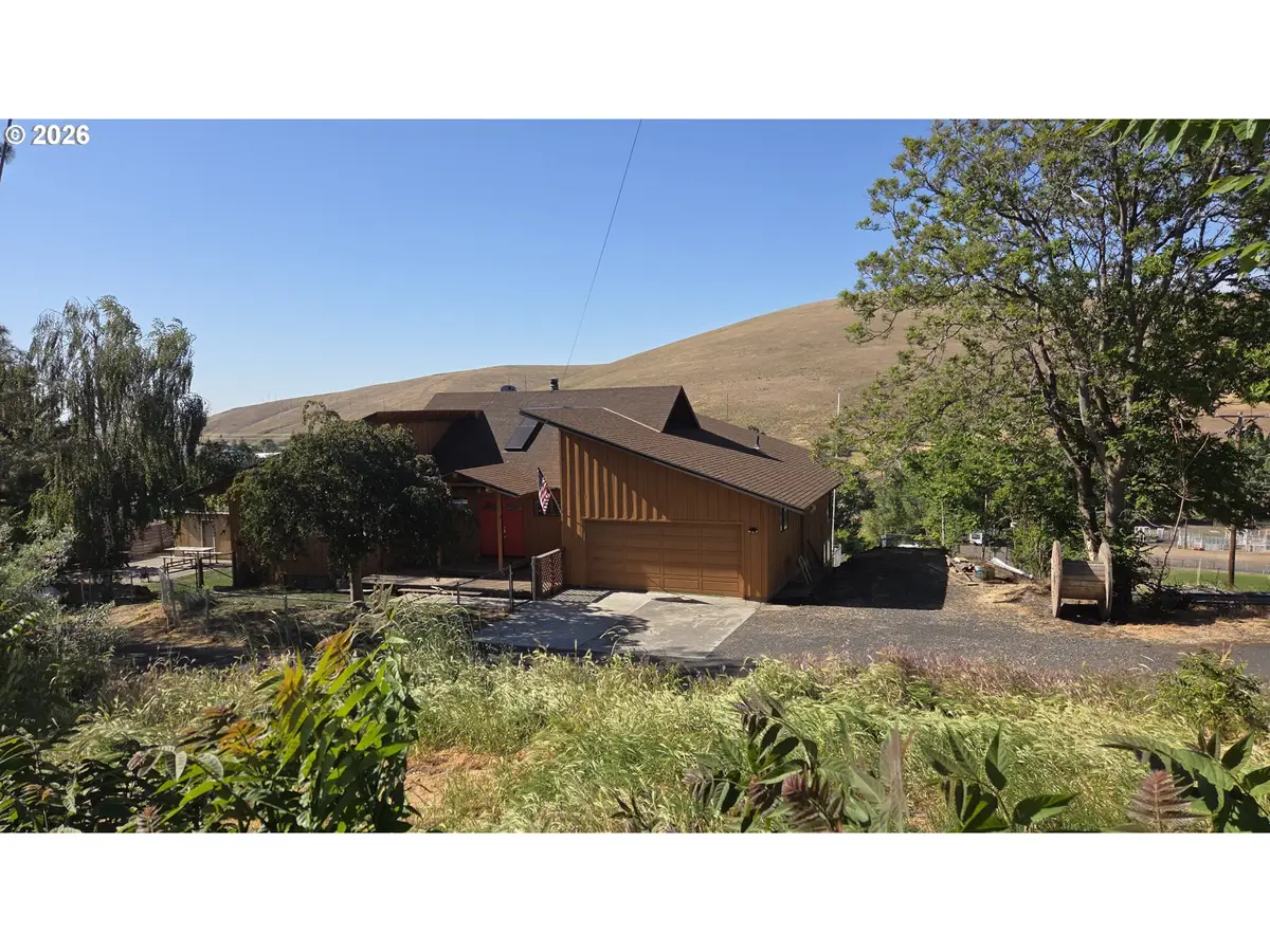 380 Thompson St, Heppner, OR 97836 - #1