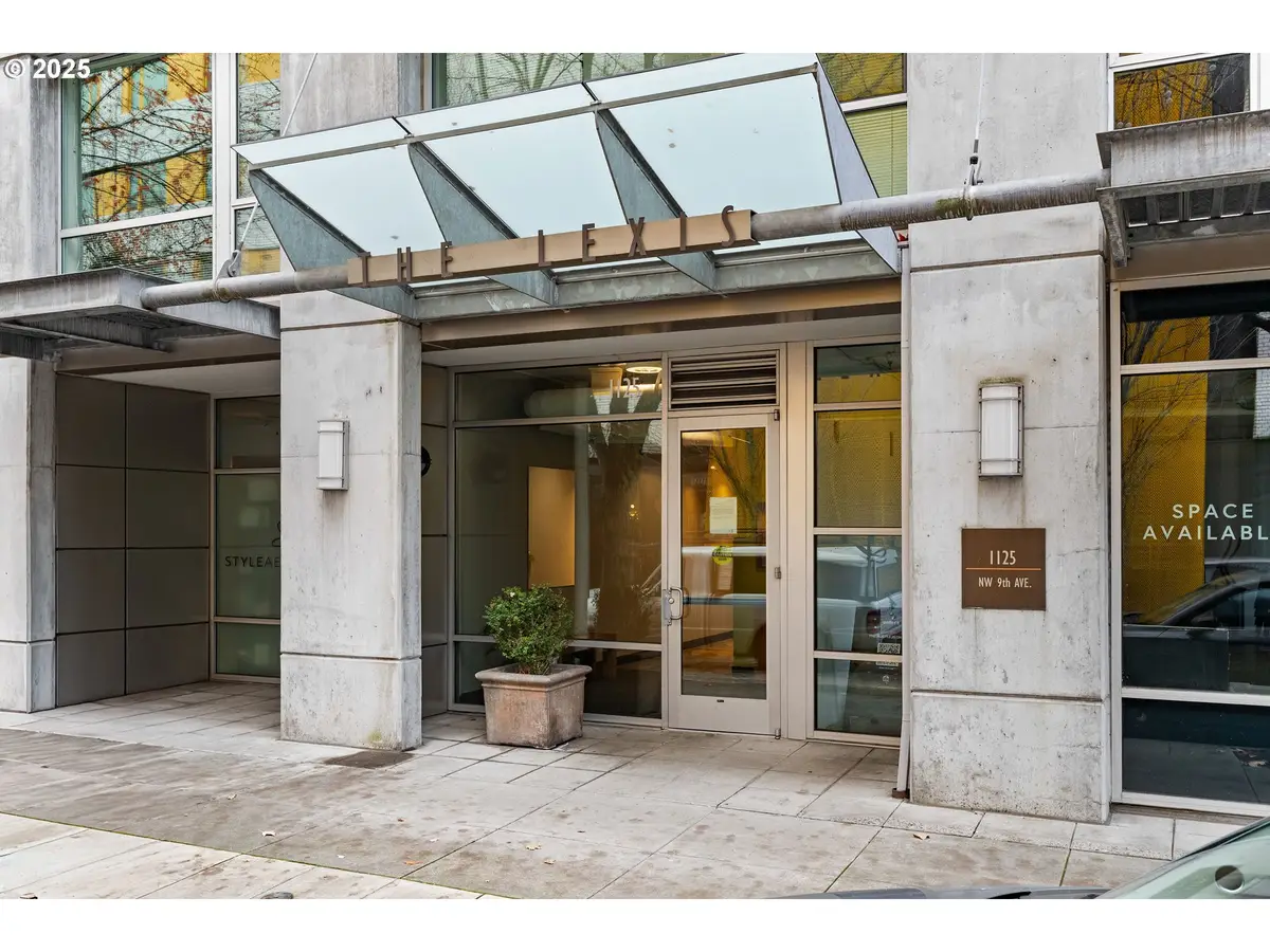 1125 NW 9th Ave #517, Portland, OR 97209 - Image #1
