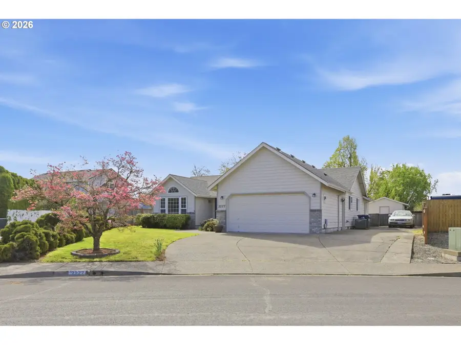 2277 Bonnie Ln, Springfield, OR 97477 - #2