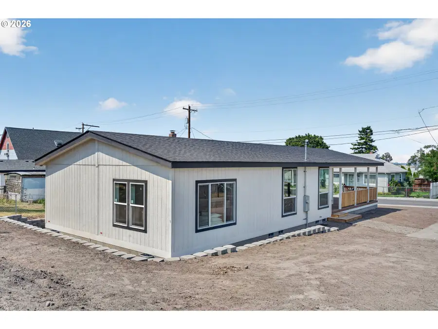 1514 E 10th St, The Dalles, OR 97058 - #3