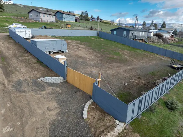 1111 Starlight St, TheDalles, OR 97058