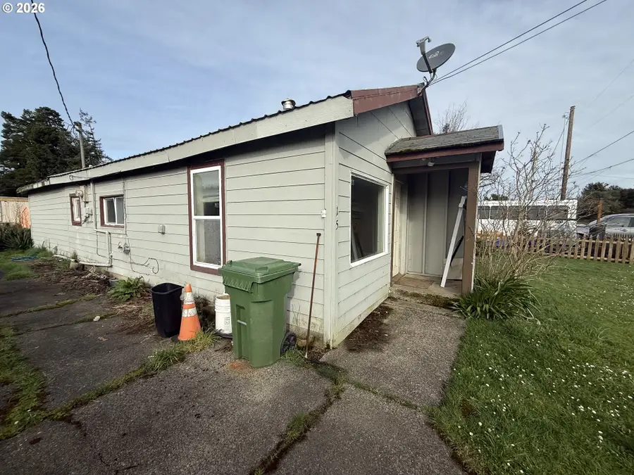 115 N 5th St, Lakeside, OR 97449 - #2