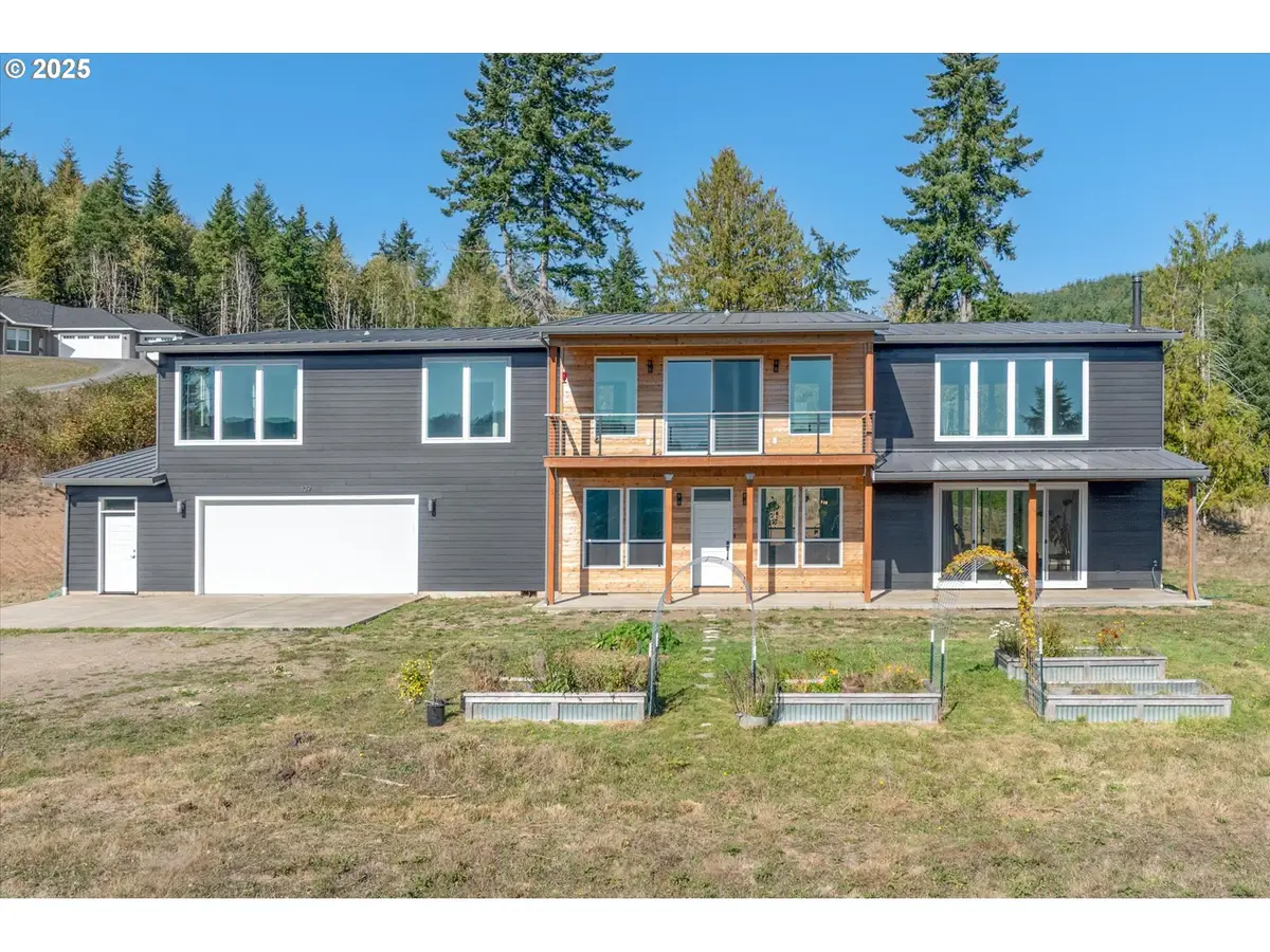 109 Stewart Spur 1, Kelso, WA 98626 - Image #1