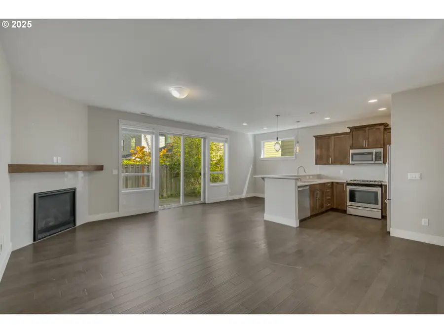 16223 NW Ashfield Dr, Beaverton, OR 97006 - Image #3