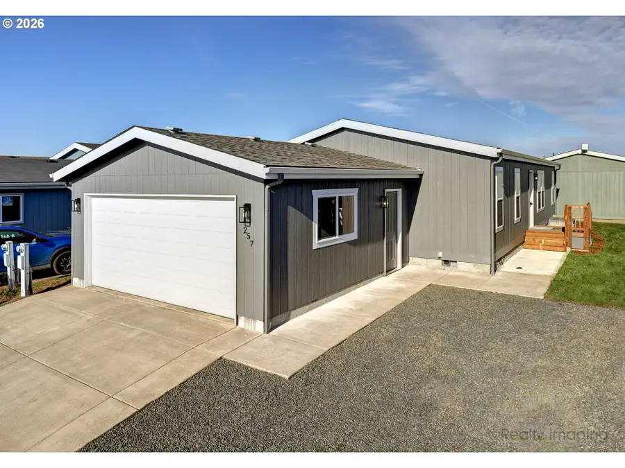 2020 S 12th St, Lebanon, OR 97355 - Image #2