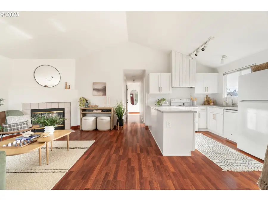 8422 SE 65th Ave, Portland, OR 97206 - Image #2