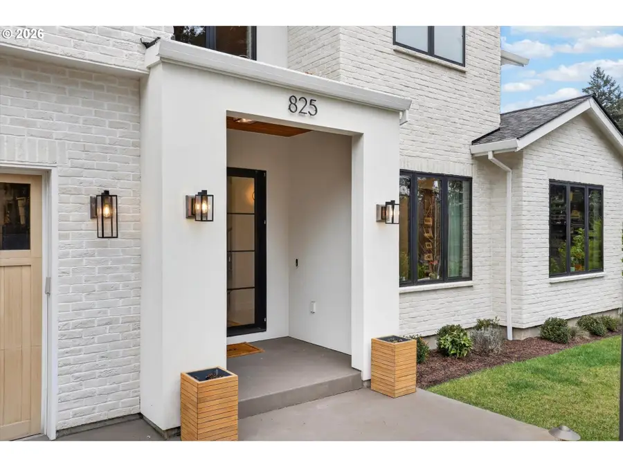 825 Ellis Ave, Lake Oswego, OR 97034 - #2