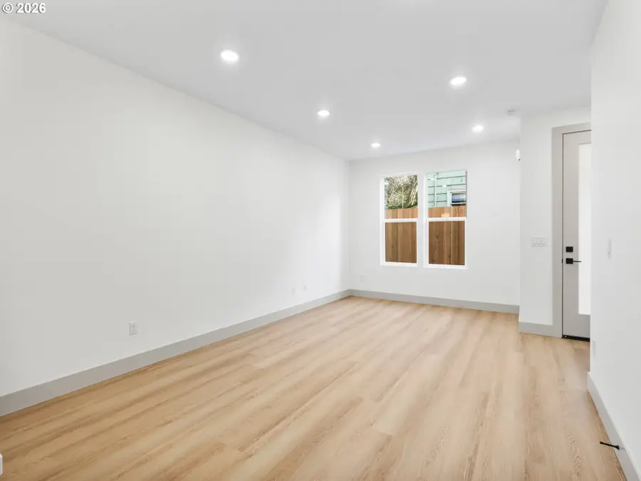 1247 SW Hume Ct, Portland, OR 97219 - Image #3