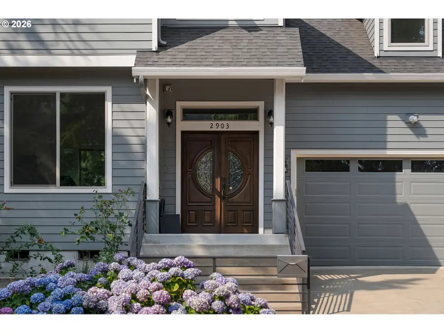 2903 NE Fremont Dr, Portland, OR 97220 - #2