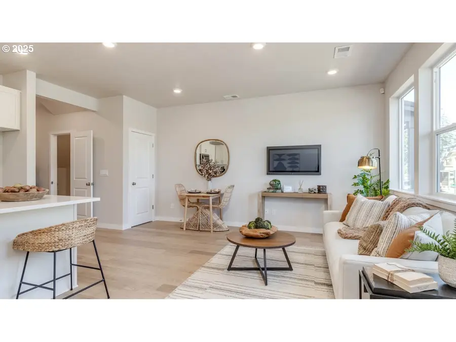 6418 SE Nasha St, Hillsboro, OR 97123 - Image #2