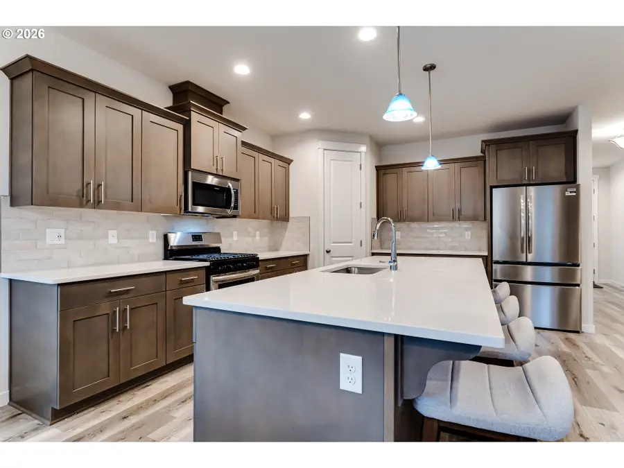 2428 W 8th Ave, Junction City, OR 97448 - Image #3