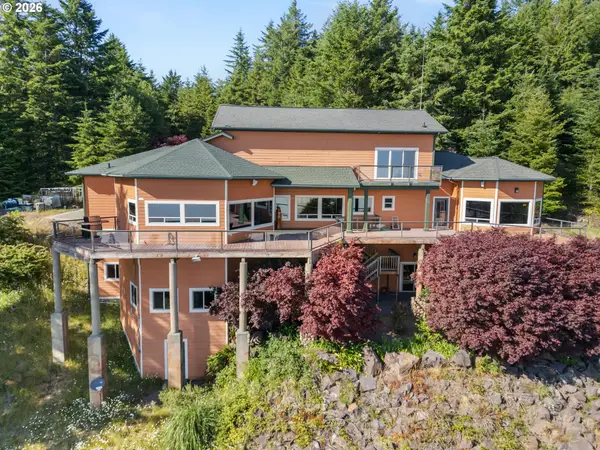 99075 Mcvay Creek Rd, Brookings, OR 97415