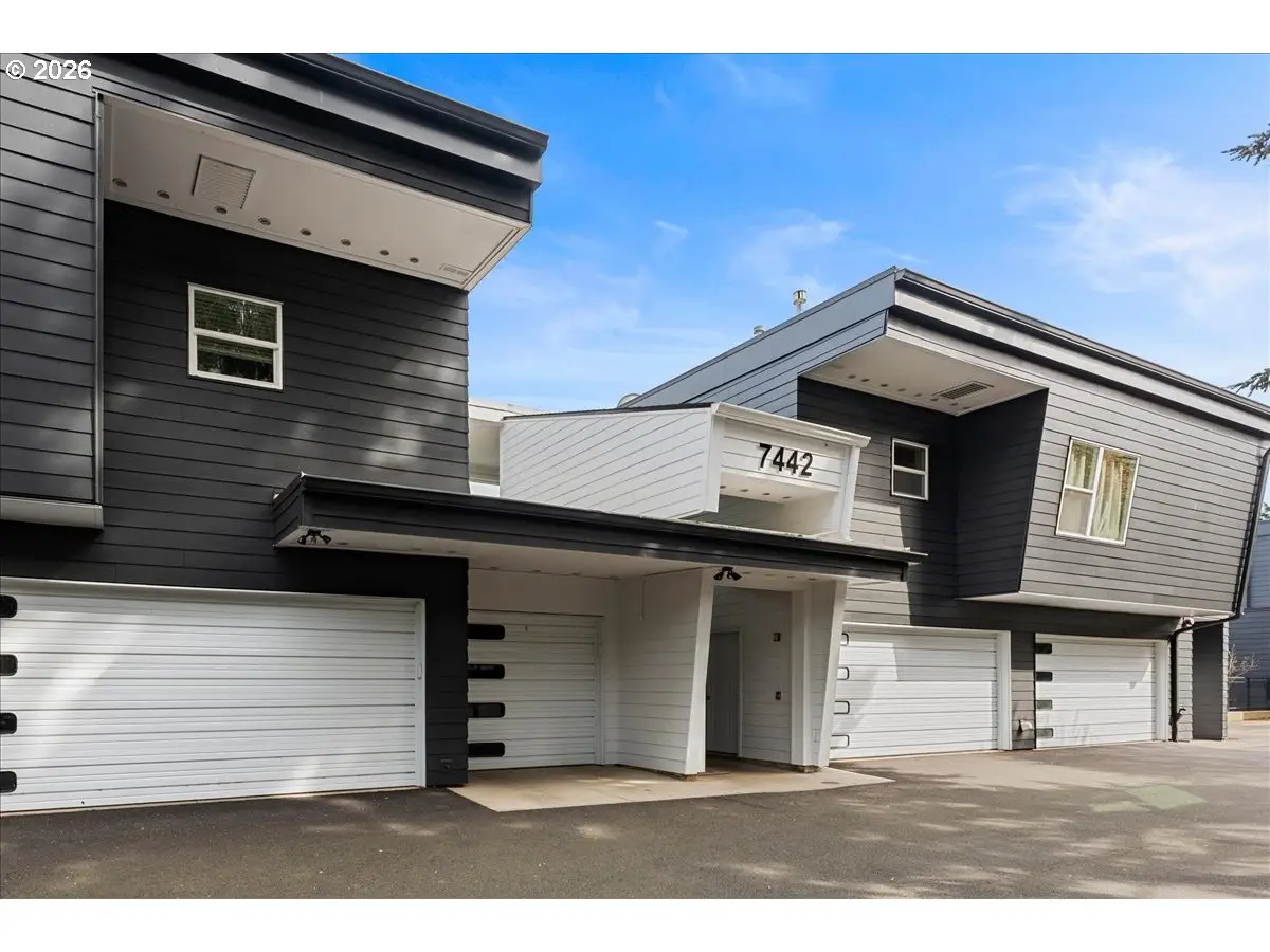 7442 S Virginia Ave #B, Portland, OR 97219 - #1
