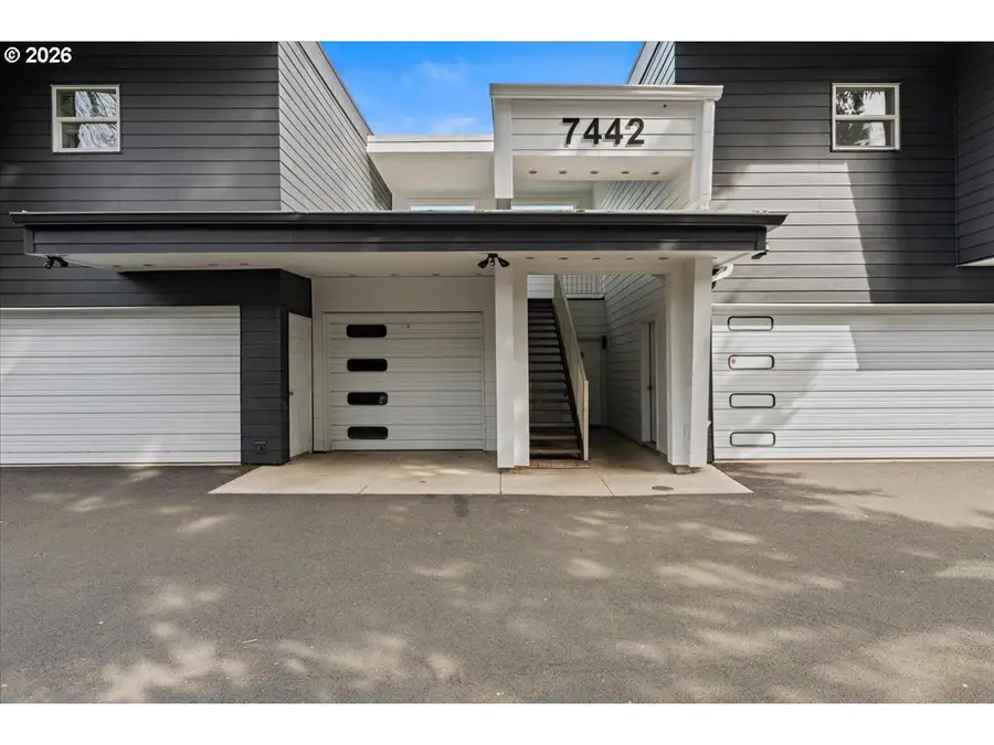 7442 S Virginia Ave #B, Portland, OR 97219 - #2