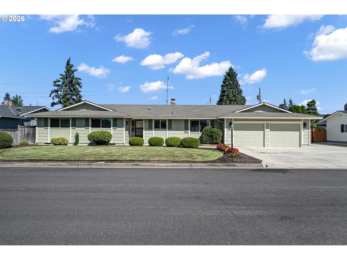2184 Loch Dr, Springfield, OR 97477 - #1