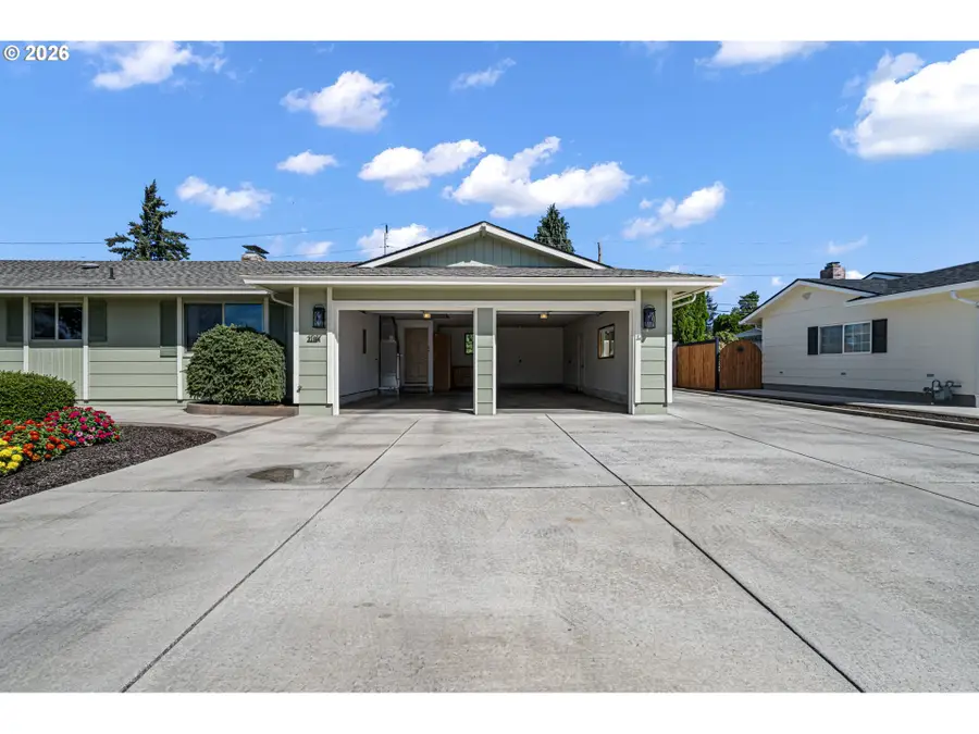 2184 Loch Dr, Springfield, OR 97477 - #2