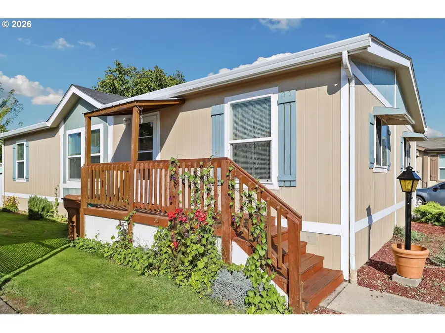 1225 W 10th Ave #20, Junction City, OR 97448 - #2