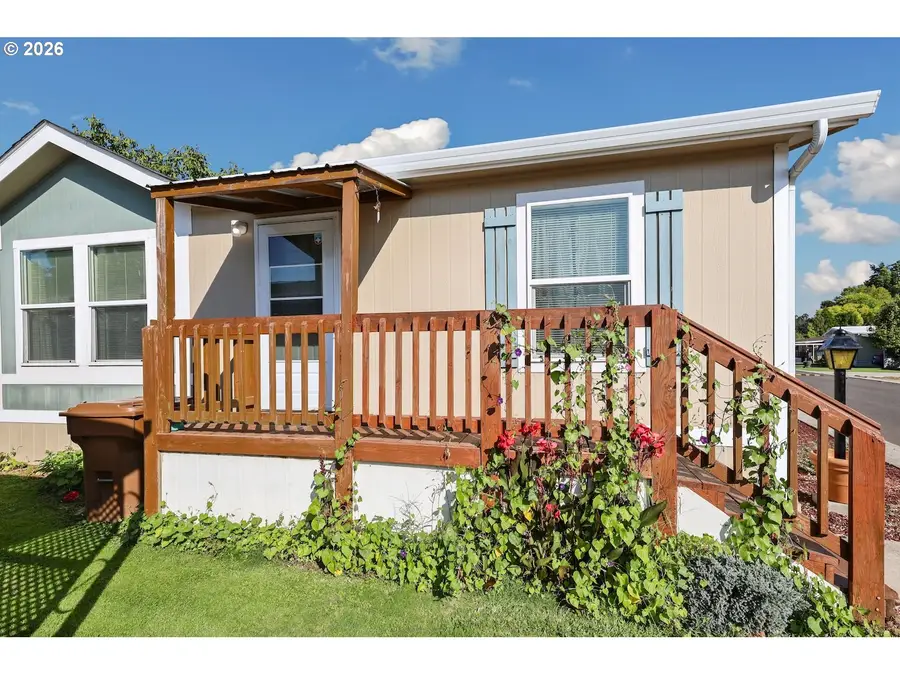 1225 W 10th Ave #20, Junction City, OR 97448 - #3