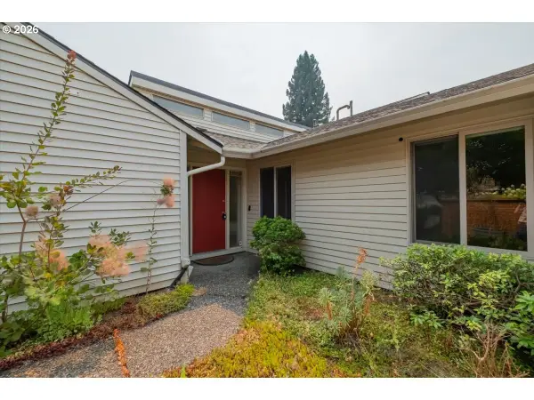 9480 SW Lakeside Dr, Portland, OR 97224