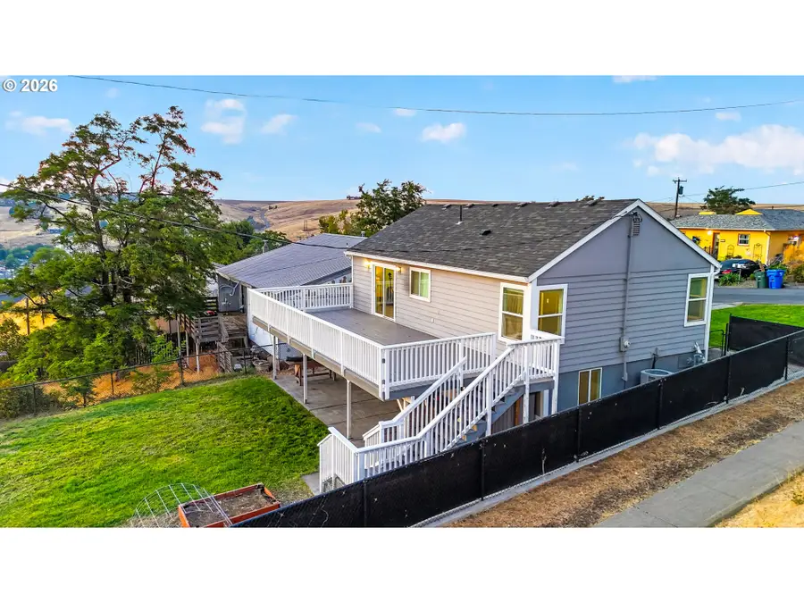 725 SE 6th St, Pendleton, OR 97801 - #3