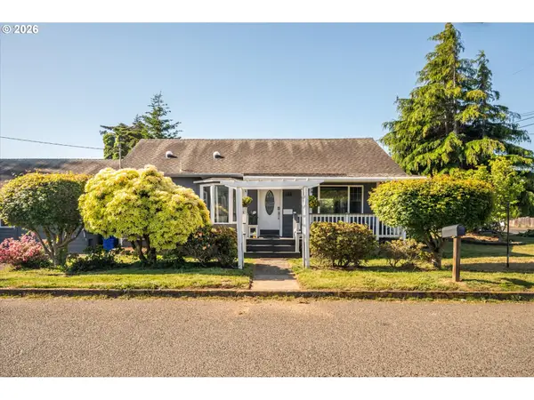 1789 14th St, NorthBend, OR 97459