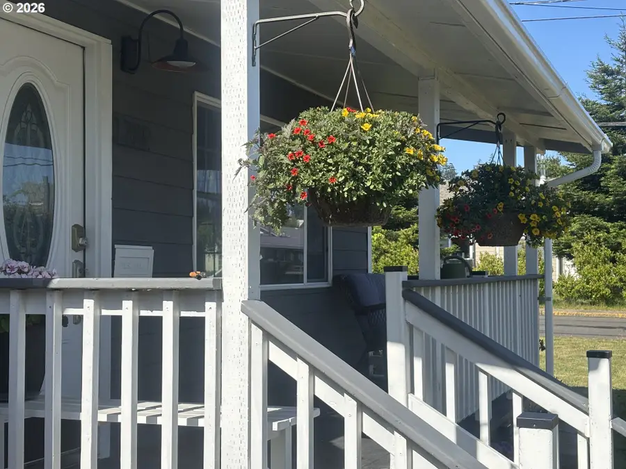 1789 14th St, North Bend, OR 97459 - #3