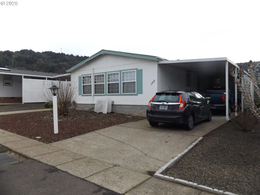 130 River Ridge Ave, Roseburg, OR 97471 - Image #2