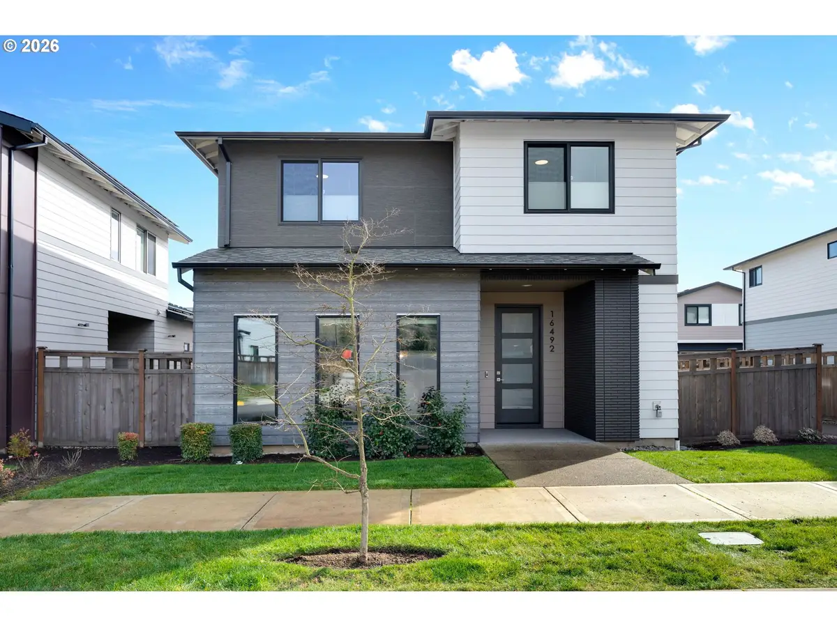 16492 SE Silver Creek Falls Dr, Happy Valley, OR 97086 - Image #1