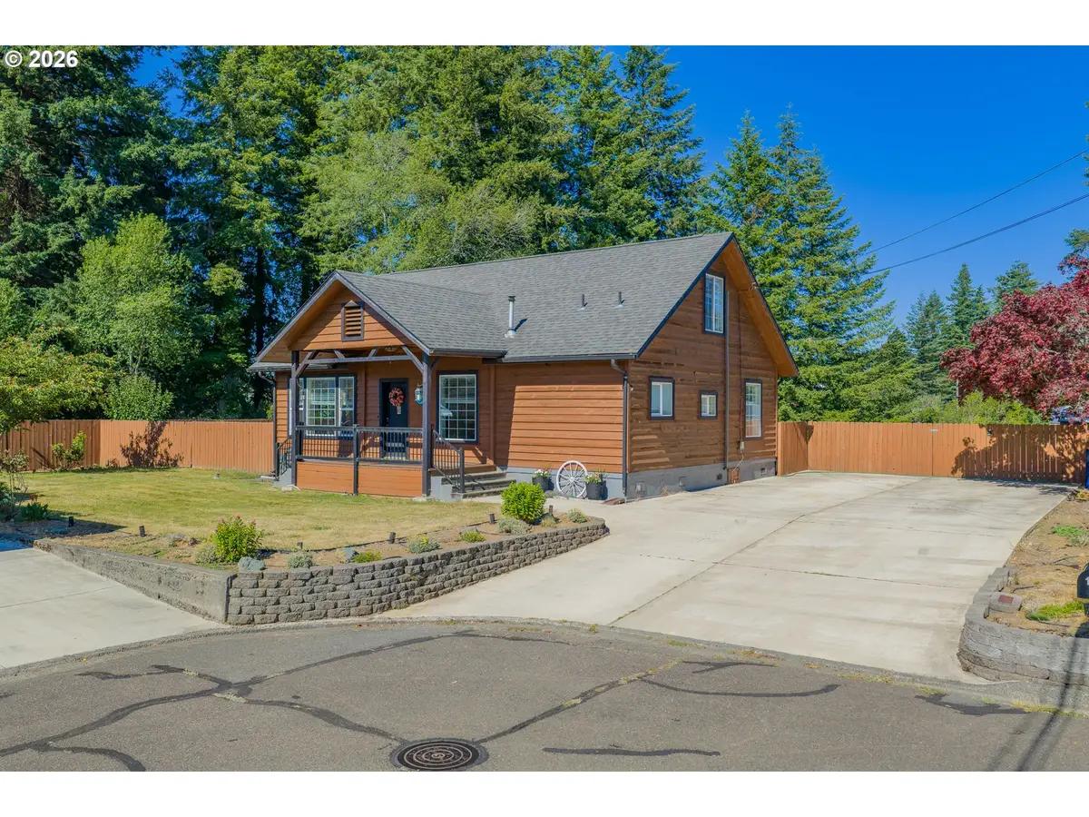 1100 N Juniper St, Coquille, OR 97423 - #1