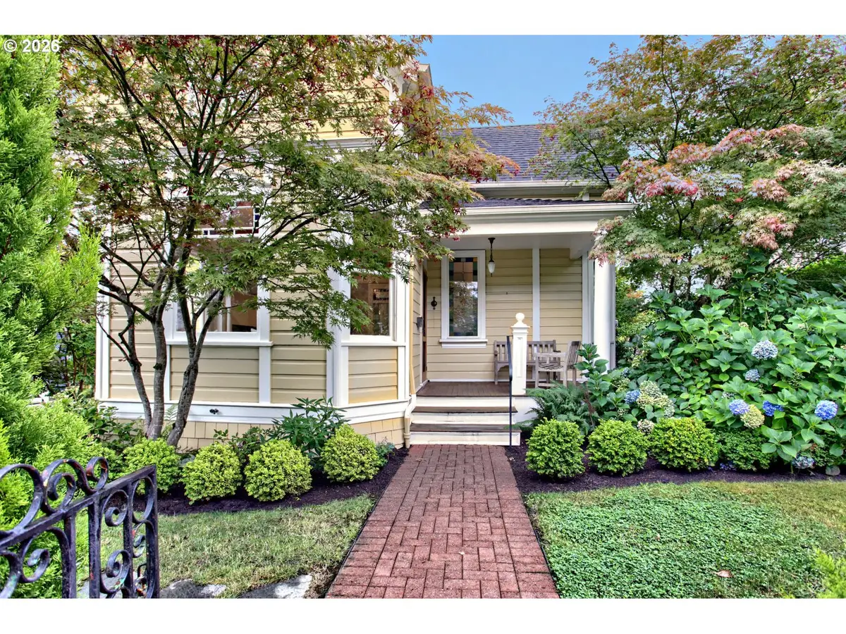 1728 SE Lambert St, Portland, OR 97202 - #1