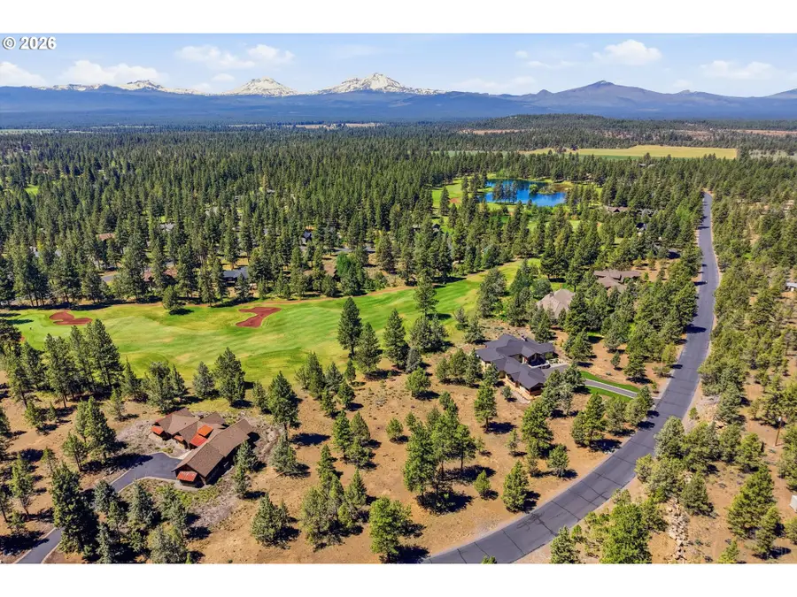17057 Golden Stone Dr, Sisters, OR 97759 - #3