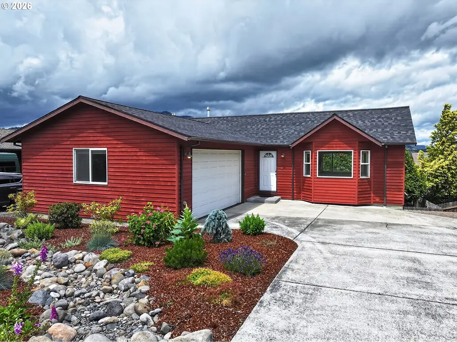 2912 Eugene St, Hood River, OR 97031 - #3