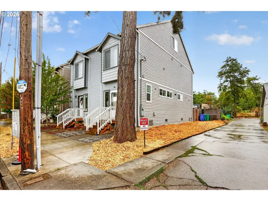 12102 SE Raymond St, Portland, OR 97266 - #2