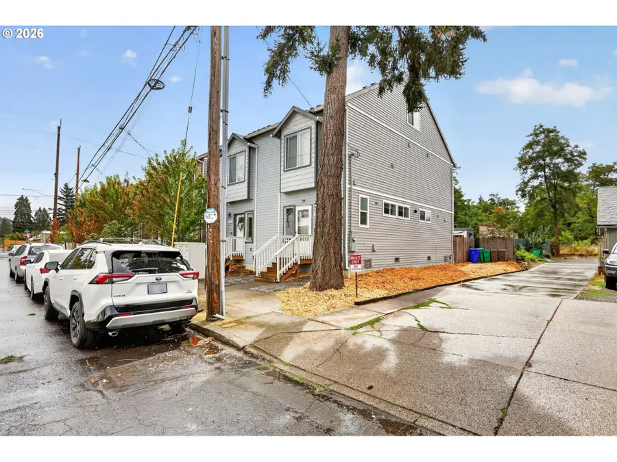 12102 SE Raymond St, Portland, OR 97266 - #3