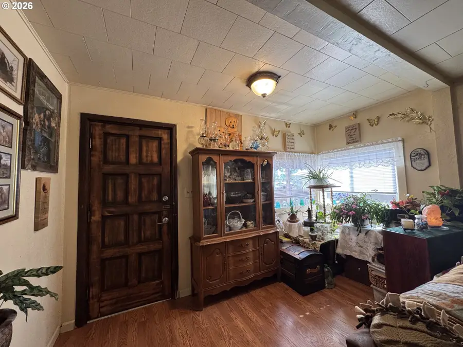 528 N Cozart Ave, Prairie City, OR 97869 - #2