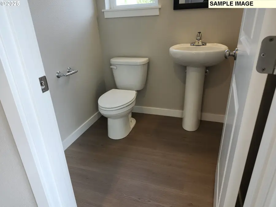 792 Magnolia Ave #51, Woodburn, OR 97071 - Image #2