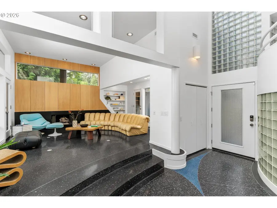 2725 SW Sherwood Dr, Portland, OR 97201 - #3