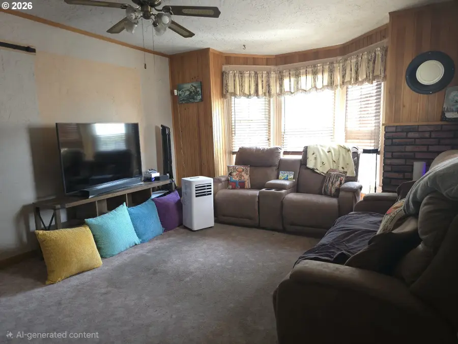 1515 Jackson Ave, La Grande, OR 97850 - #2