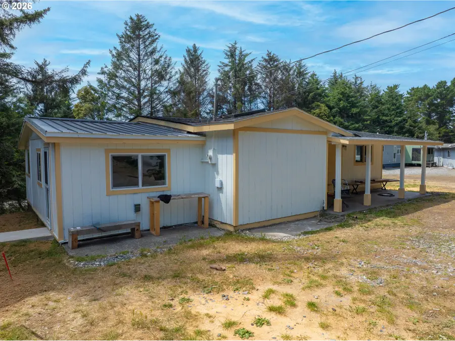 94662 Raccoon Ln, Nesika Beach, OR 97444 - #2