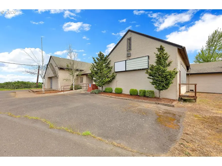 21211 Coburg Rd, Harrisburg, OR 97446 - #2