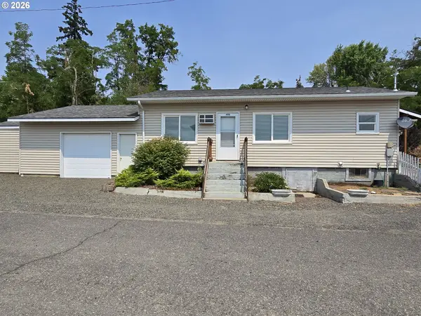 486 NW 2nd St, Dufur, OR 97021