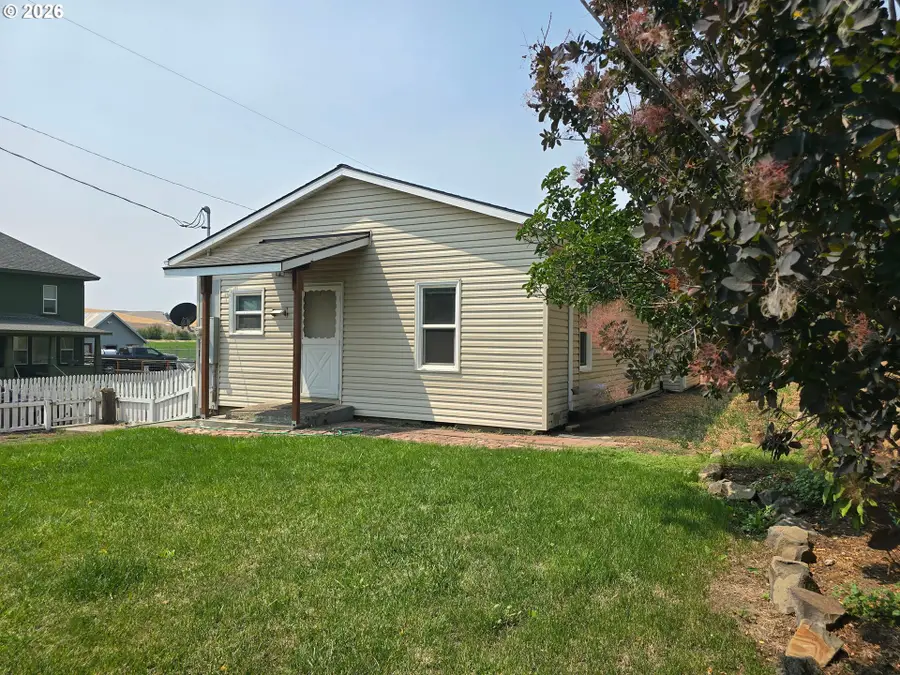 486 NW 2nd St, Dufur, OR 97021 - #2